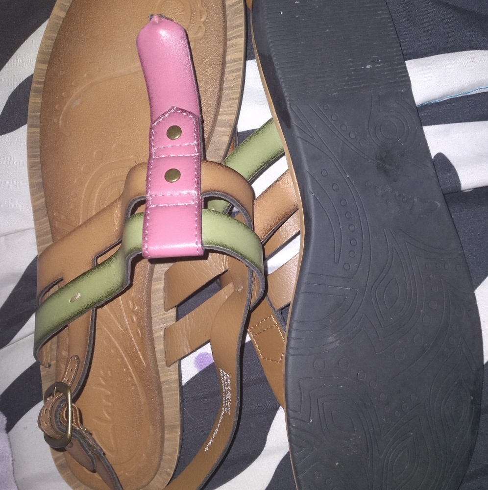 New w/o Tags Clark's Multi-colored Thong Sandles